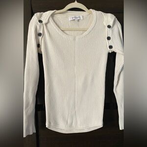 White blues you can wear in different styles